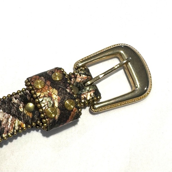 Vintage snakeskin belt with beaded edges and flat studs M/L - Picture 2 of 6